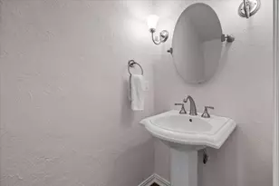 1109 Roaring Springs Rd, Fort Worth, TX 76114 - Photo 7