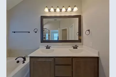 625 Fox View Drive, Fort Worth, TX 76131 - Photo 5