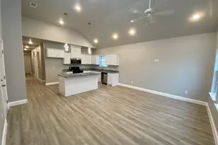 2211 Henry St, Greenville, TX 75401 - Photo 3