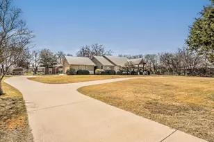 1040 Sherman Dr, Cedar Hill, TX 75104 - Photo 3