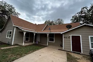 910 W Long St, Stephenville, TX 76401 - Photo 1