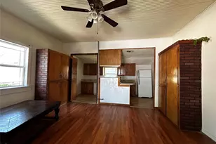 910 W Long St, Stephenville, TX 76401 - Photo 23