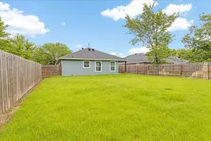 311 W Oak St, Whitewright, TX 75491 - Photo 25