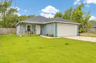 311 W Oak St, Whitewright, TX 75491 - Photo 1