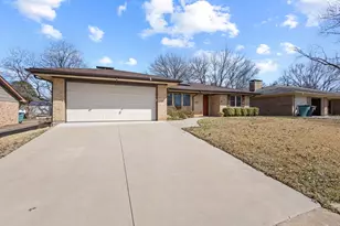 2329 Diana Dr, Sherman, TX 75092 - Photo 3