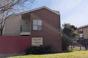 7126 Holly Hill Dr, Dallas, TX 75231 - Photo 11