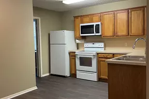 902 W Hickory St, Denton, TX 76201 - Photo 3