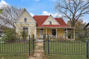 309 Poplar St, Italy, TX 76651 - Photo 1