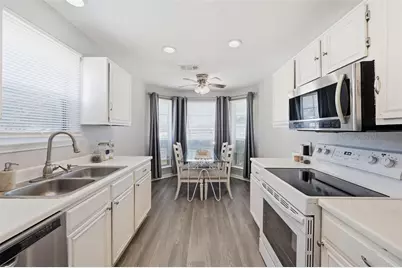 308 Moss Hill Drive, Arlington, TX 76018 - Photo 3