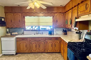 409 10th, Nocona, TX 76255 - Photo 7