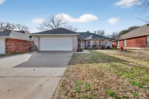6204 Meadowmere Ln, Arlington, TX 76001 - Photo 1