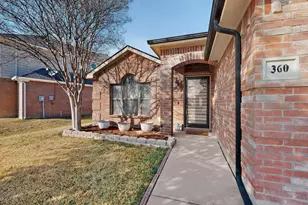 360 Fossil Bridge Dr, Fort Worth, TX 76131 - Photo 3