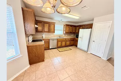 329 Hacienda Drive, Waxahachie, TX 75165 - Photo 7