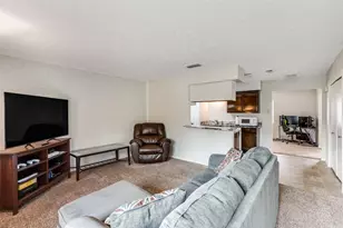 11 E Townhouse Ln, Grand Prairie, TX 75052 - Photo 7