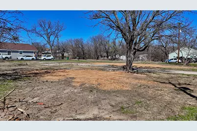 300 S Mill Street, Bowie, TX 76230 - Photo 13