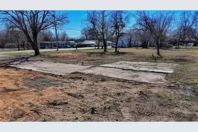 300 S Mill Street, Bowie, TX 76230 - Photo 15