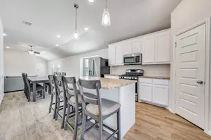 14005 Danesdale Dr, Pilot Point, TX 76258 - Photo 9