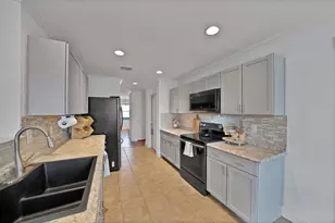 1120 Bumble Bee Dr, Lancaster, TX 75134 - Photo 13