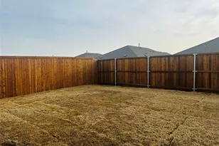 2027 Stable Ln, Aubrey, TX 76227 - Photo 9