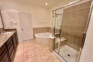 15826 Quorum Dr, Addison, TX 75001 - Photo 25