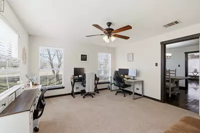 1015 N Howeth Street, Gainesville, TX 76240 - Photo 25