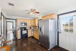 1015 N Howeth St, Gainesville, TX 76240 - Photo 19