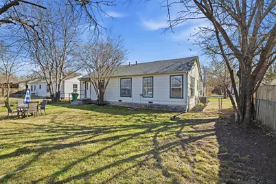 1015 N Howeth Street, Gainesville, TX 76240 - Photo 31