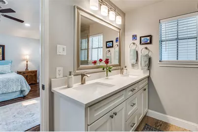 1710 N Dickerson, Pantego, TX 76013 - Photo 17