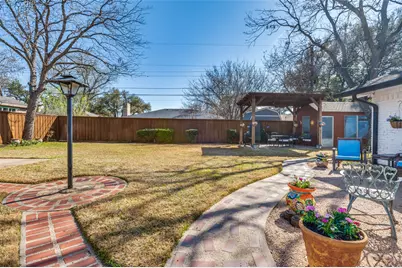 1710 N Dickerson, Pantego, TX 76013 - Photo 23