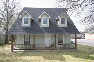 704 S Dewey Ave, Sherman, TX 75090 - Photo 1