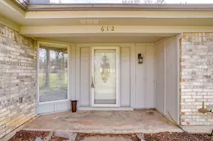 612 Melbourne Ct, Hurst, TX 76053 - Photo 7