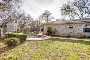 612 Melbourne Ct, Hurst, TX 76053 - Photo 17