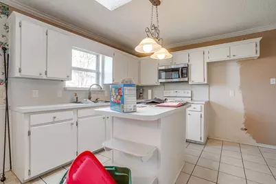 612 Melbourne Court, Hurst, TX 76053 - Photo 11