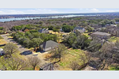 2721 Sycamore Court, Granbury, TX 76048 - Photo 5