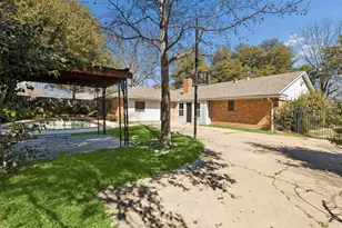 1017 Denmark St, Grand Prairie, TX 75050 - Photo 25