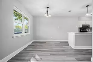 2217 Honey Creek Ln, Arlington, TX 76006 - Photo 5