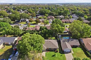 2217 Honey Creek Ln, Arlington, TX 76006 - Photo 21