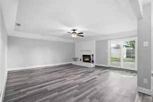 2217 Honey Creek Ln, Arlington, TX 76006 - Photo 3