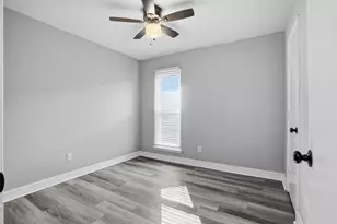 2217 Honey Creek Ln, Arlington, TX 76006 - Photo 15