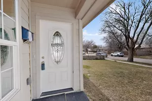 818 19th St, Grand Prairie, TX 75050 - Photo 3