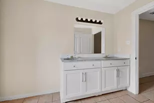 818 19th St, Grand Prairie, TX 75050 - Photo 15