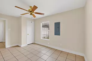 818 19th St, Grand Prairie, TX 75050 - Photo 33