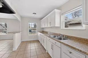 818 19th St, Grand Prairie, TX 75050 - Photo 7