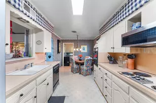 3432 Mapleleaf Ln, Dallas, TX 75233 - Photo 13