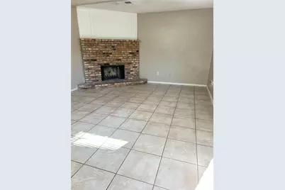 2818 S Fielder Road, Arlington, TX 76015 - Photo 3