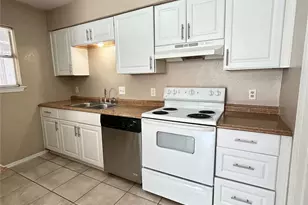 2818 S Fielder Rd, Arlington, TX 76015 - Photo 15