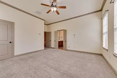 10543 Steinbeck Lane, Irving, TX 75063 - Photo 13