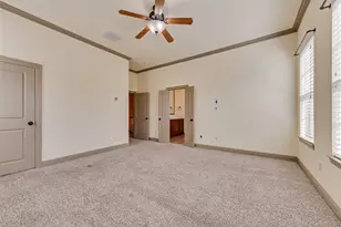 10543 Steinbeck Ln, Irving, TX 75063 - Photo 13