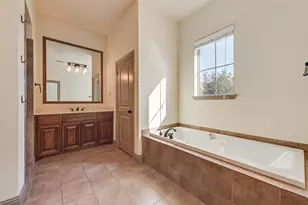 10543 Steinbeck Ln, Irving, TX 75063 - Photo 15