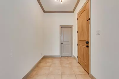 10543 Steinbeck Lane, Irving, TX 75063 - Photo 3